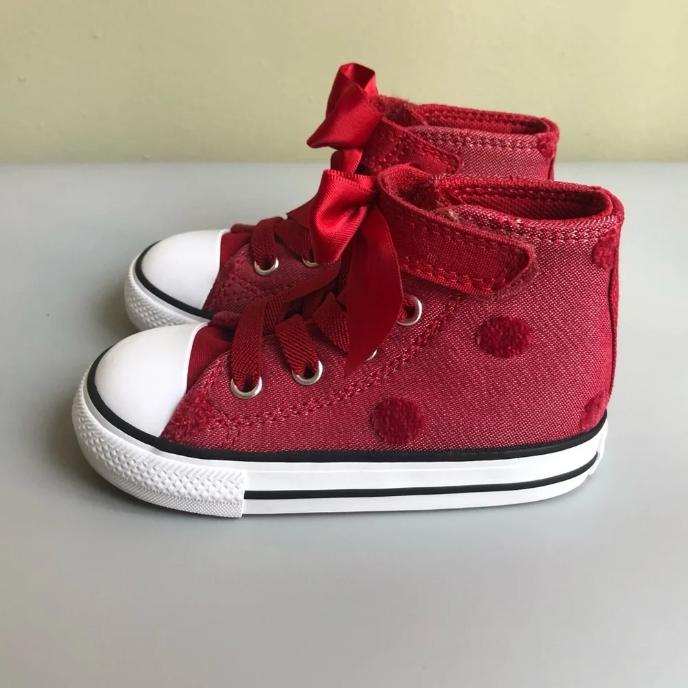 Converse Chuck Taylor All Star Bow Easy On High Top Sneaker Size: US Toddler 6C